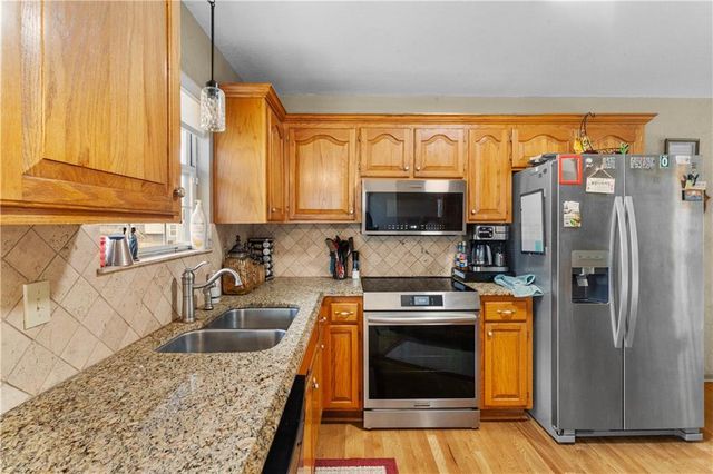 1220 SW Dakota Star Court, Grain Valley, MO 64029