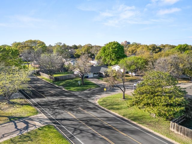 5137 Lake Placid Place, Waco, TX 76710