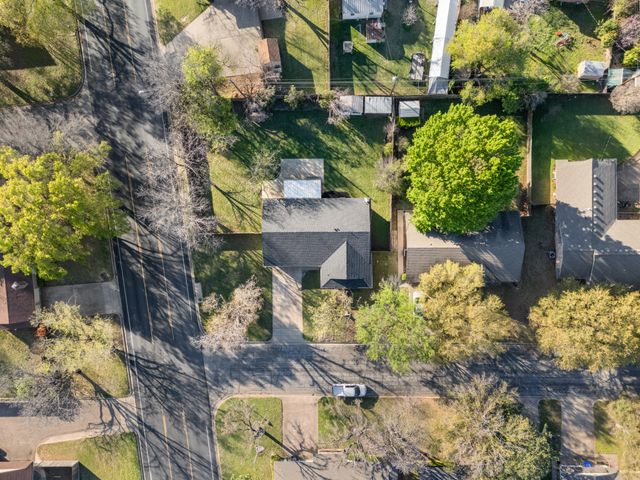 5137 Lake Placid Place, Waco, TX 76710