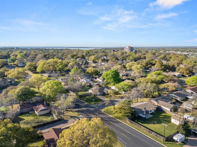 5137 Lake Placid Place, Waco, TX 76710