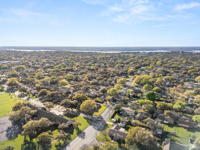 5137 Lake Placid Place, Waco, TX 76710