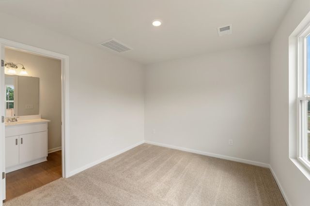 134 Cloverfield Lane, Spartanburg, SC 29303