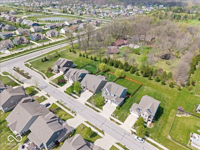 15830 Oakhurst Lane, Fishers, IN 46040