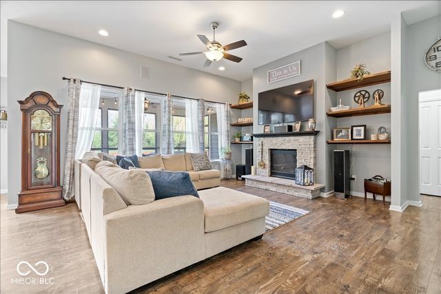 15830 Oakhurst Lane, Fishers, IN 46040