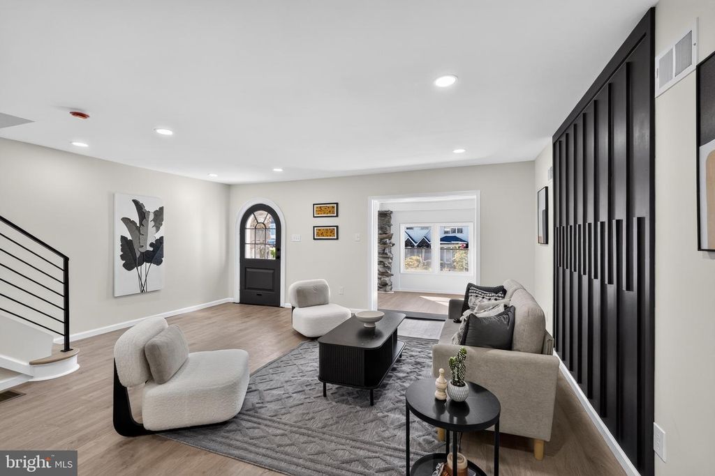 6467 WOODCREST AVE, PHILADELPHIA, PA 19151 — photo 3