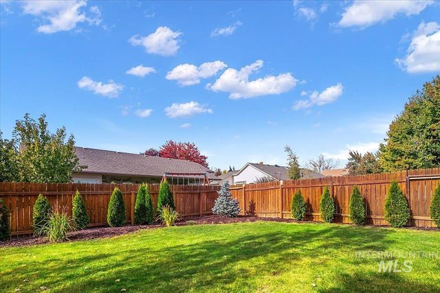 1075 N Purple Sage Way, Eagle, ID 83616