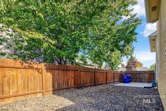 1075 N Purple Sage Way, Eagle, ID 83616