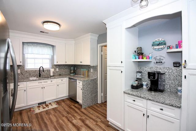 158 Morning Glory Lane, Whiting, NJ 08759