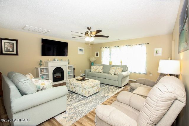 158 Morning Glory Lane, Whiting, NJ 08759