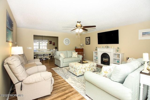 158 Morning Glory Lane, Whiting, NJ 08759