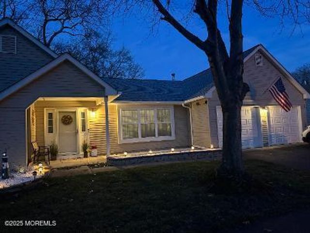 158 Morning Glory Lane, Whiting, NJ 08759