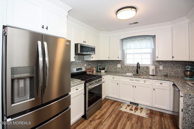 158 Morning Glory Lane, Whiting, NJ 08759