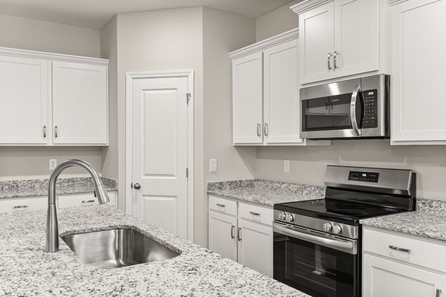 34 Aurora Cir, Fayetteville, TN 37334