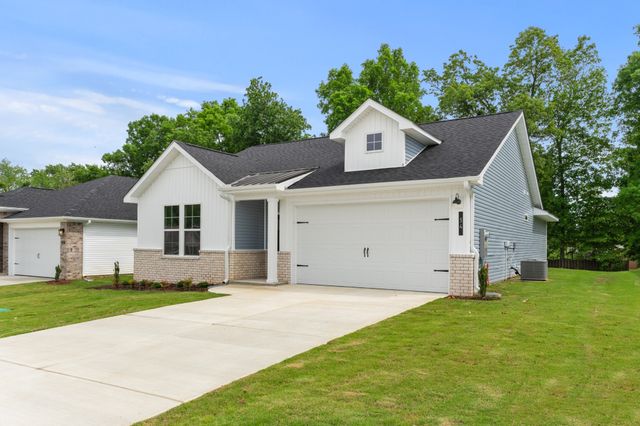 34 Aurora Cir, Fayetteville, TN 37334