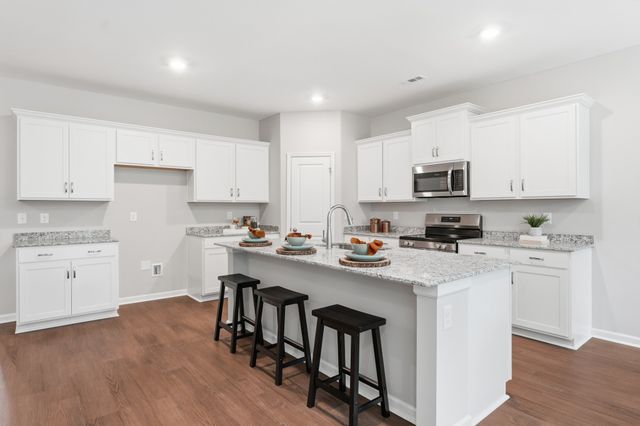 34 Aurora Cir, Fayetteville, TN 37334