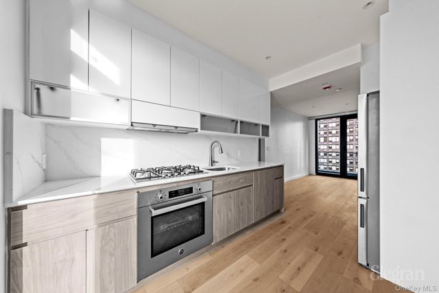 4262 Hunter Street 11A, Long Island City, NY 11101