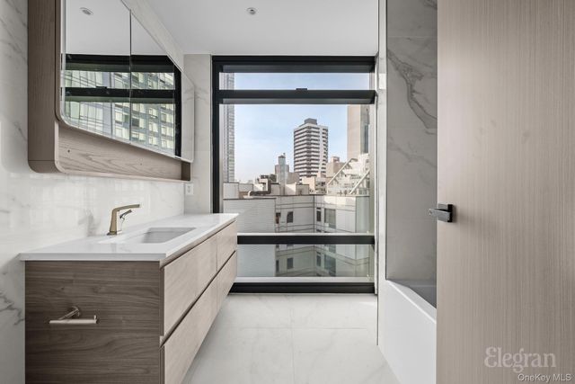 4262 Hunter Street 11A, Long Island City, NY 11101