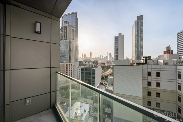 4262 Hunter Street 11A, Long Island City, NY 11101