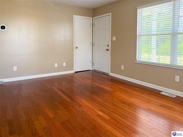 211 Bishop Lane, Elizabethtown, KY 42701