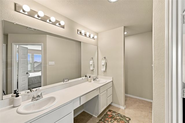 7700 Gangway Drive, Fort Worth, TX 76179