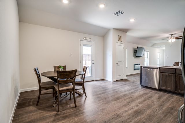 3916 Oak Creek Circle, Denison, TX 75020