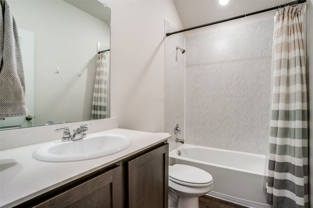 3916 Oak Creek Circle, Denison, TX 75020