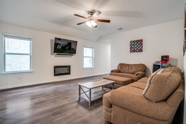 3916 Oak Creek Circle, Denison, TX 75020