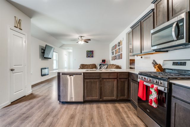 3916 Oak Creek Circle, Denison, TX 75020