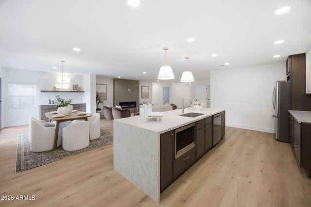 10618 N 27TH Street, Phoenix, AZ 85028