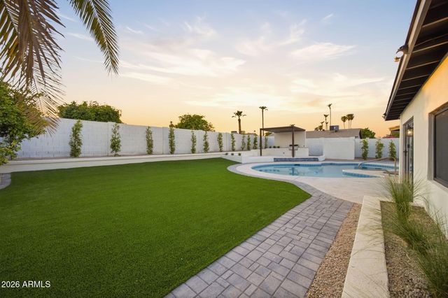 10618 N 27TH Street, Phoenix, AZ 85028