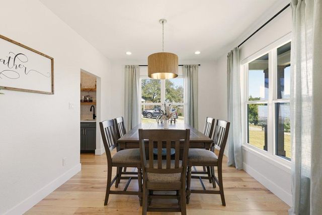 708 Newport DR, Spicewood, TX 78669