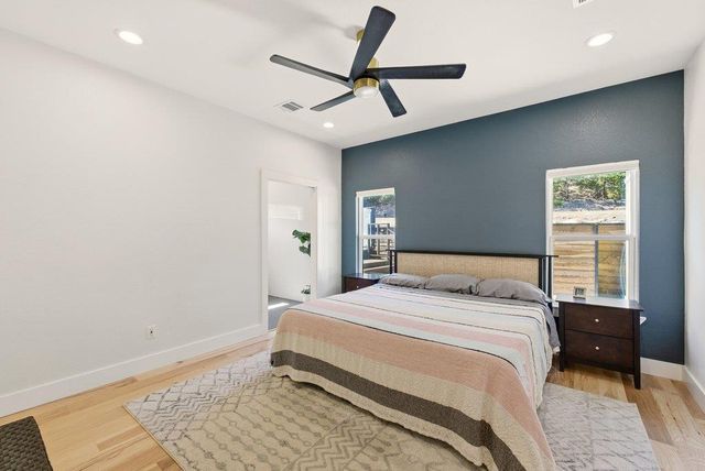 708 Newport DR, Spicewood, TX 78669