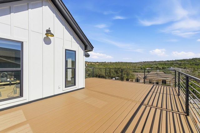 708 Newport DR, Spicewood, TX 78669