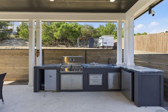 708 Newport DR, Spicewood, TX 78669