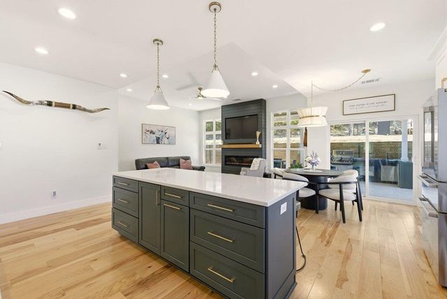 708 Newport DR, Spicewood, TX 78669