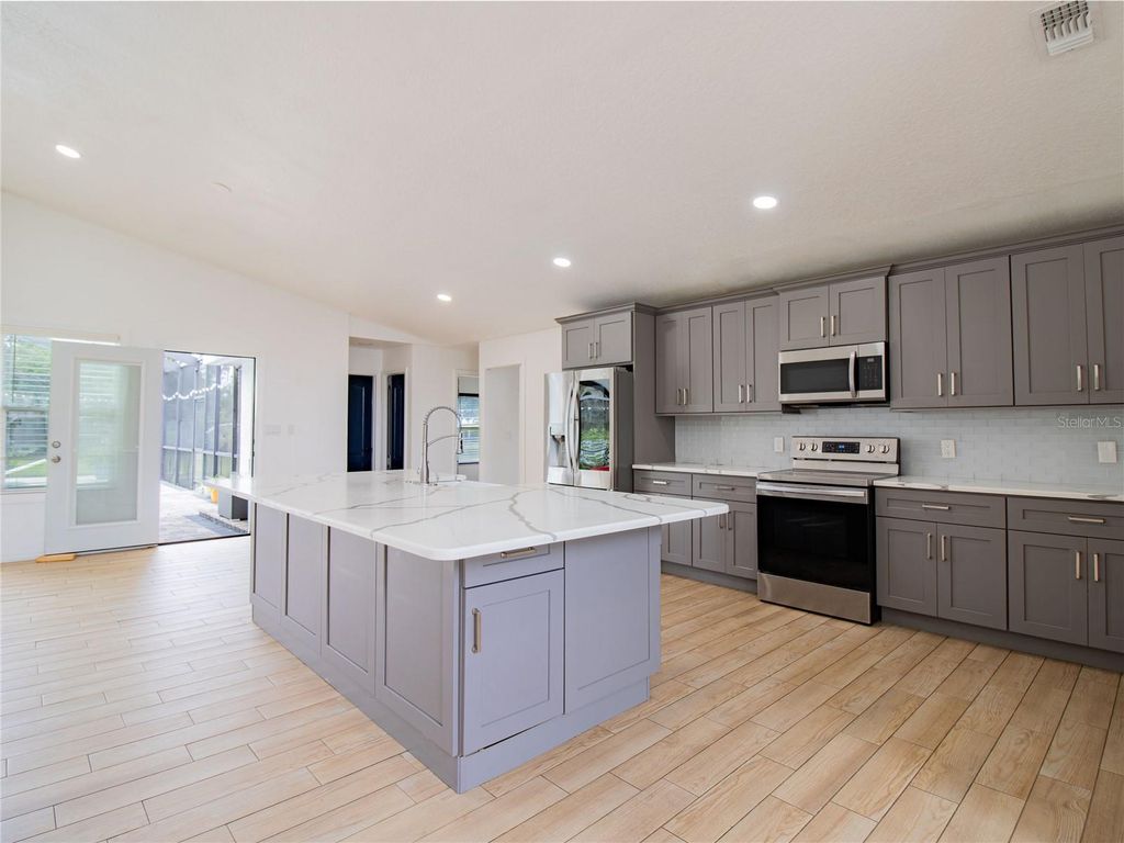 Image 11 of property listing at 31439 STIRRUP LANE, Wesley Chapel, FL 33543