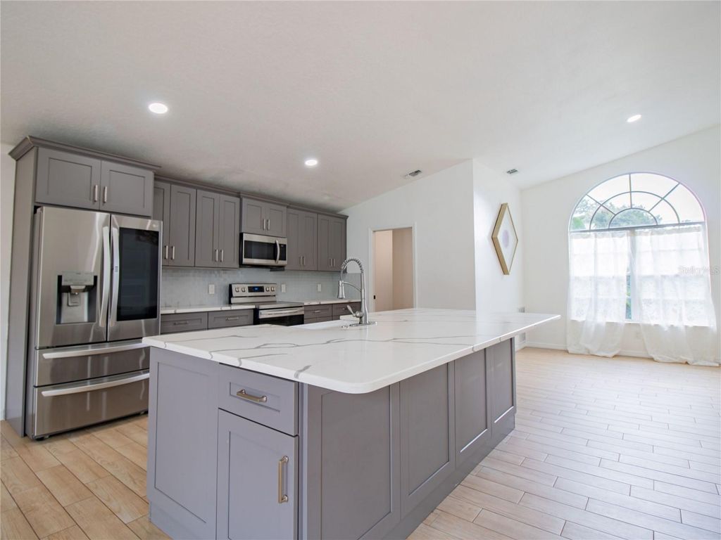 Image 15 of property listing at 31439 STIRRUP LANE, Wesley Chapel, FL 33543