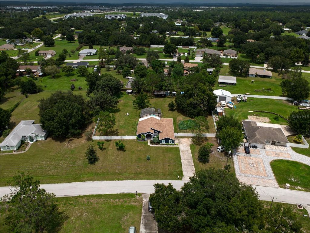 Image 4 of property listing at 31439 STIRRUP LANE, Wesley Chapel, FL 33543