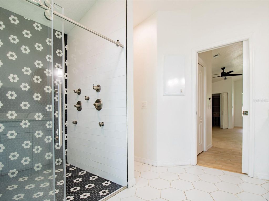 Image 36 of property listing at 31439 STIRRUP LANE, Wesley Chapel, FL 33543