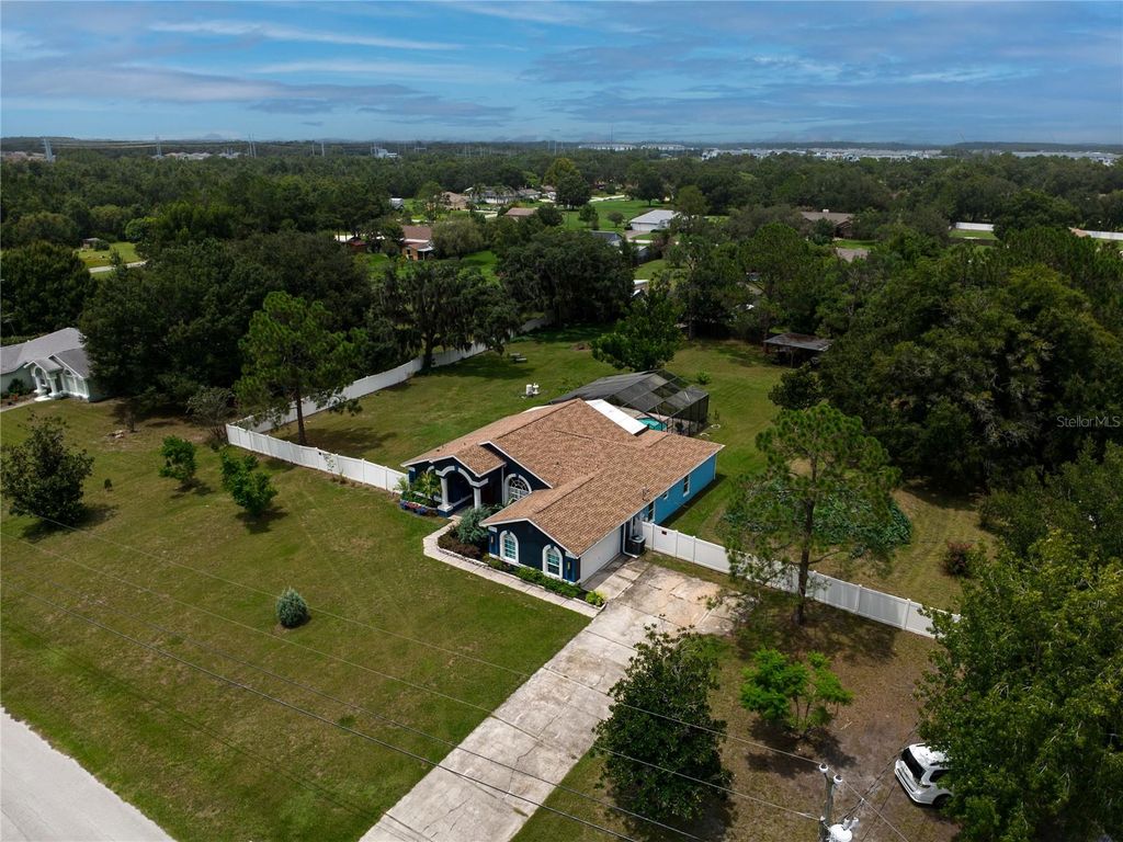 Image 5 of property listing at 31439 STIRRUP LANE, Wesley Chapel, FL 33543