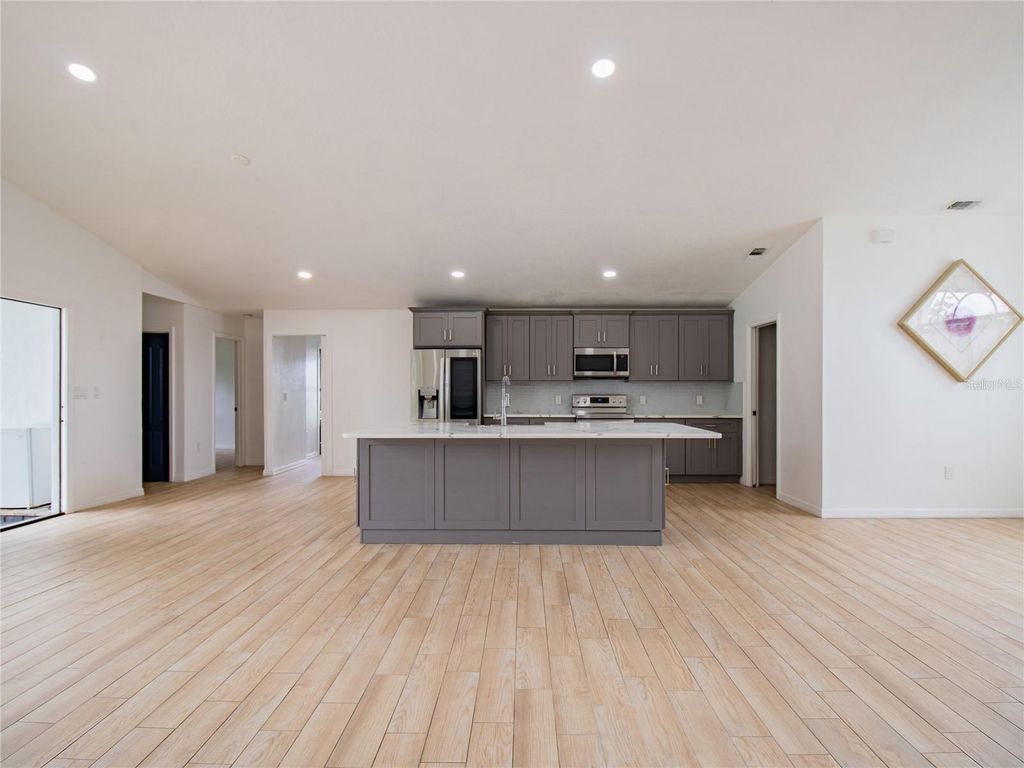 Image 9 of property listing at 31439 STIRRUP LANE, Wesley Chapel, FL 33543