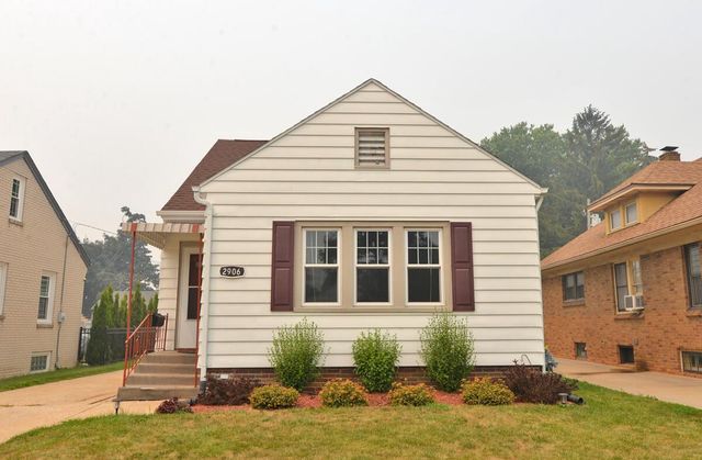 2906 Green STREET, Racine, WI 53402