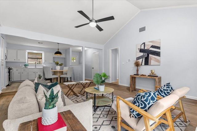 6209 Sun Vista DR, Austin, TX 78749