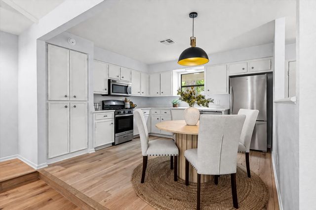 6209 Sun Vista DR, Austin, TX 78749