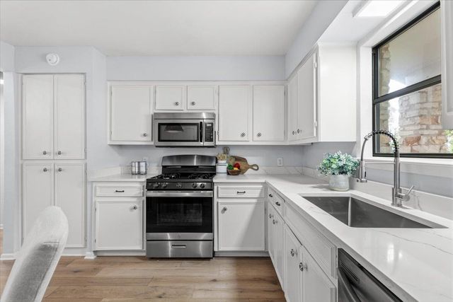 6209 Sun Vista DR, Austin, TX 78749