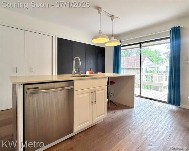 799 Emmons Avenue, Birmingham, MI 48009