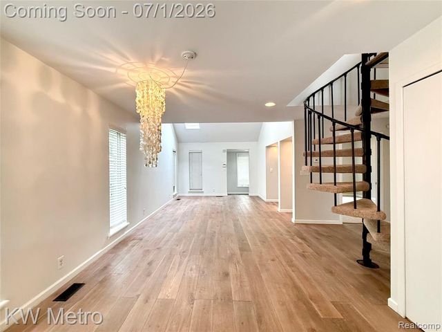 799 Emmons Avenue, Birmingham, MI 48009