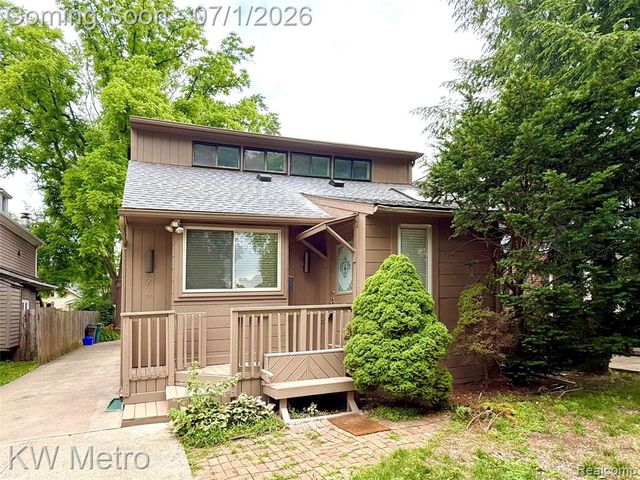 799 Emmons Avenue, Birmingham, MI 48009