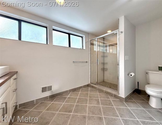 799 Emmons Avenue, Birmingham, MI 48009
