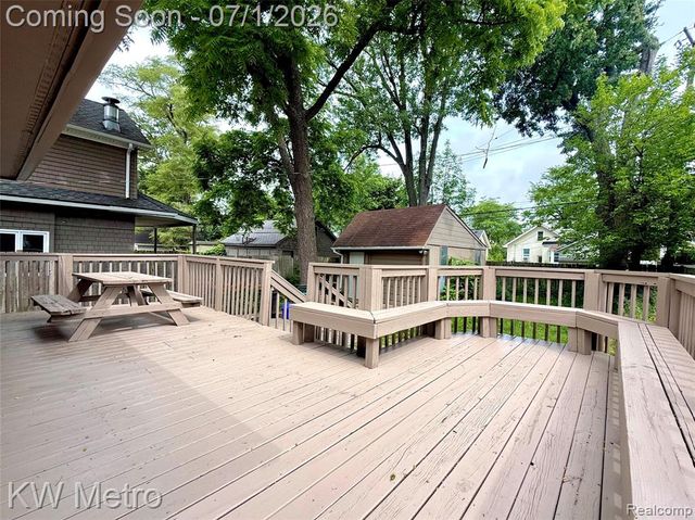 799 Emmons Avenue, Birmingham, MI 48009